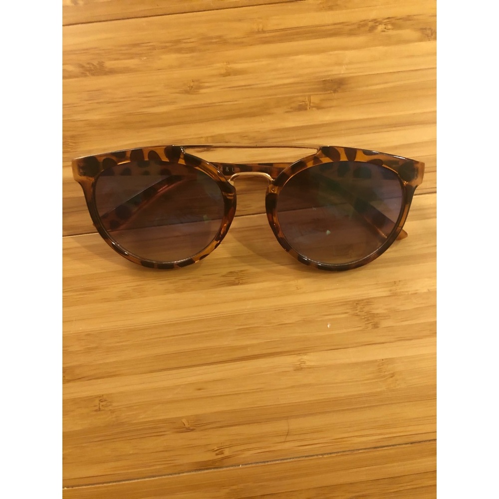 Cheetah print sunglasses